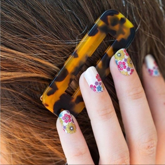 Color Street Other - *Retired* Color Street: Love Ya Bunches | Floral Summer White Bright Spring